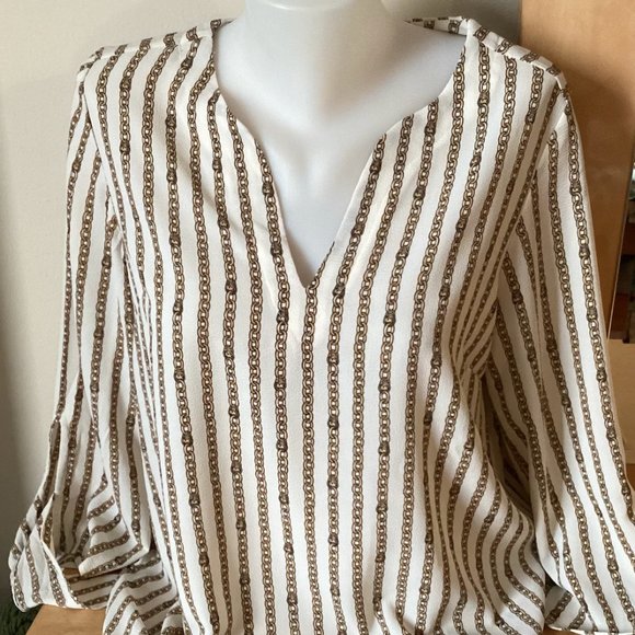 Host Pick! 🎉 Micheal Kors Cream Chain Link Blouse with Knotted Sleeves - Picture 2 of 4